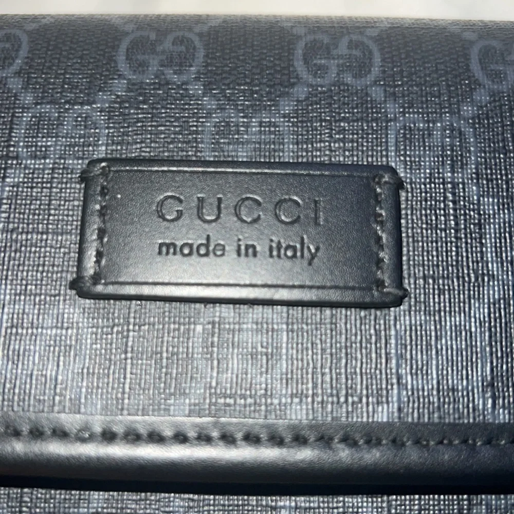 Gucci crossover bag and in great condition! - Picture 2 of 4